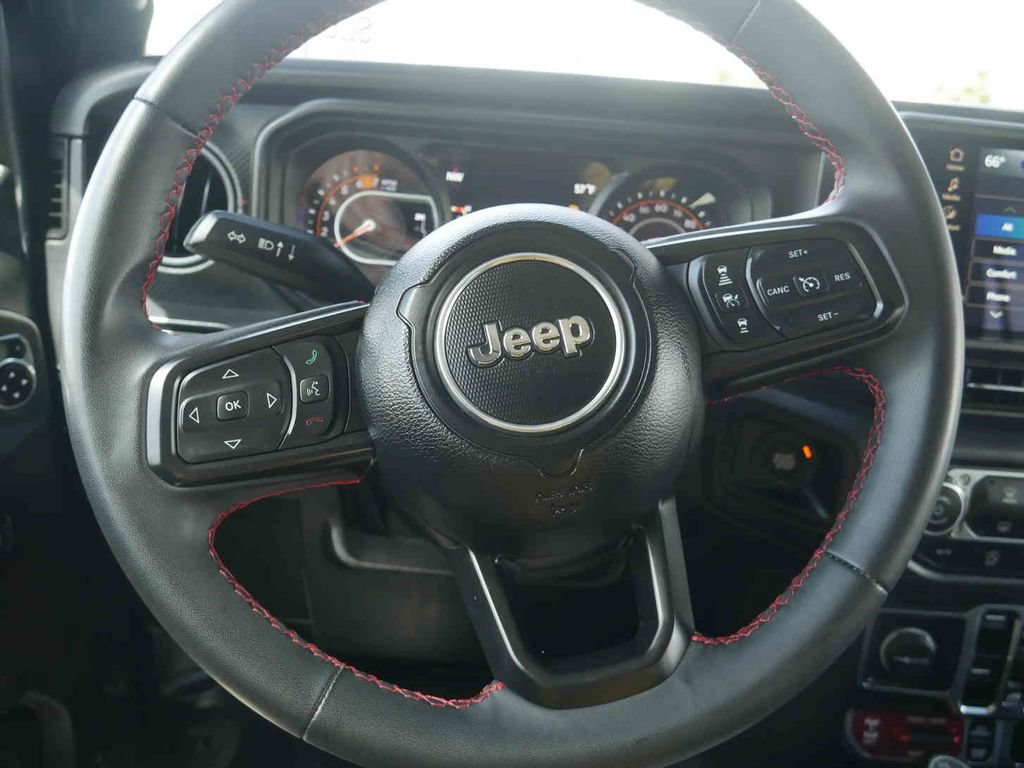 Used 2024 Jeep Wrangler Unlimited Rubicon AWD/4WD image 36