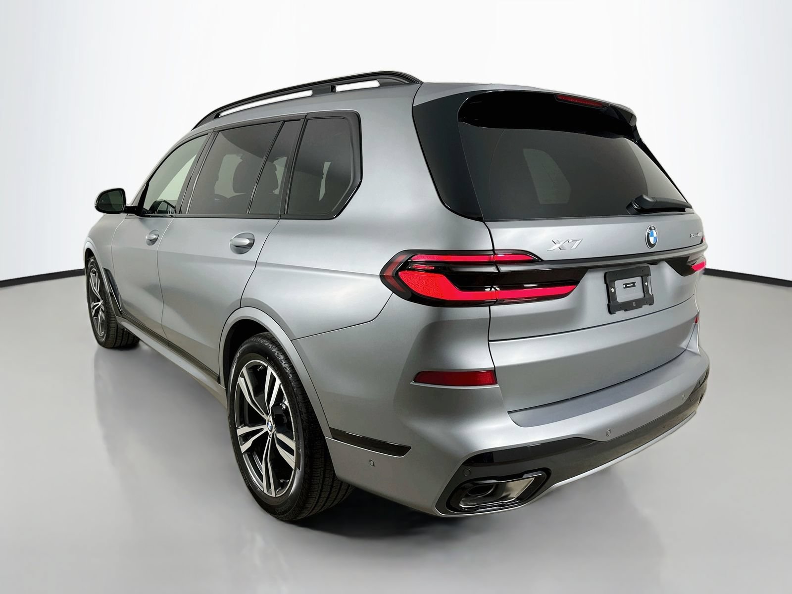 New 2027 BMW X7 xDrive40i w/ Executive Package AWD/4WD image 7