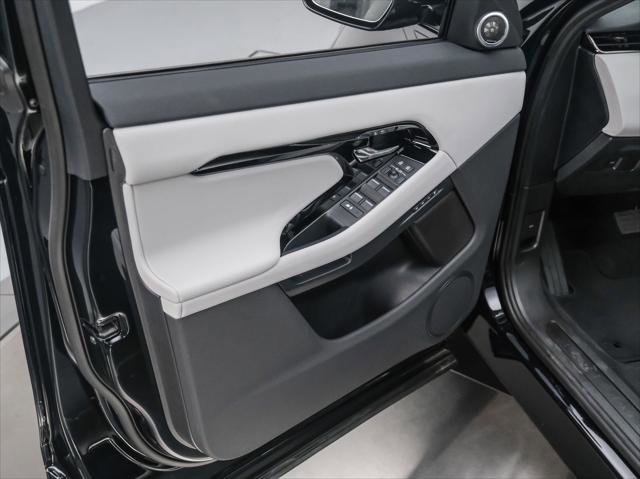 New 2026 Land Rover Range Rover Evoque S image 24