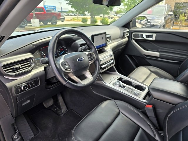 Used 2023 Ford Explorer XLT w/ Equipment Group 202A image 11