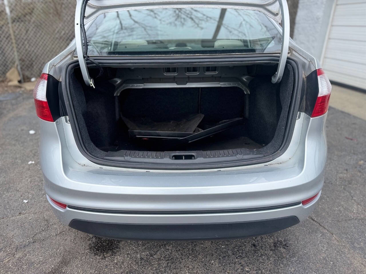 Used 2014 Ford Fiesta SE image 11