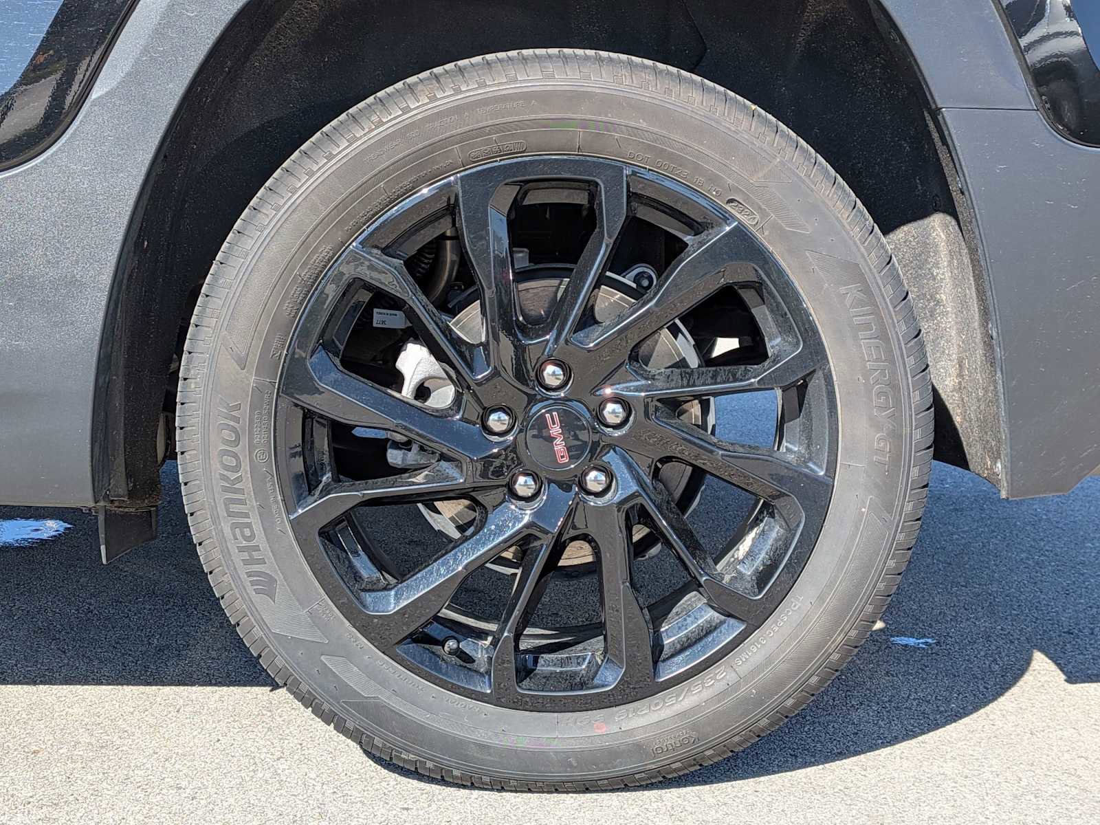 Used 2024 GMC Terrain SLT w/ Infotainment Package II image 13