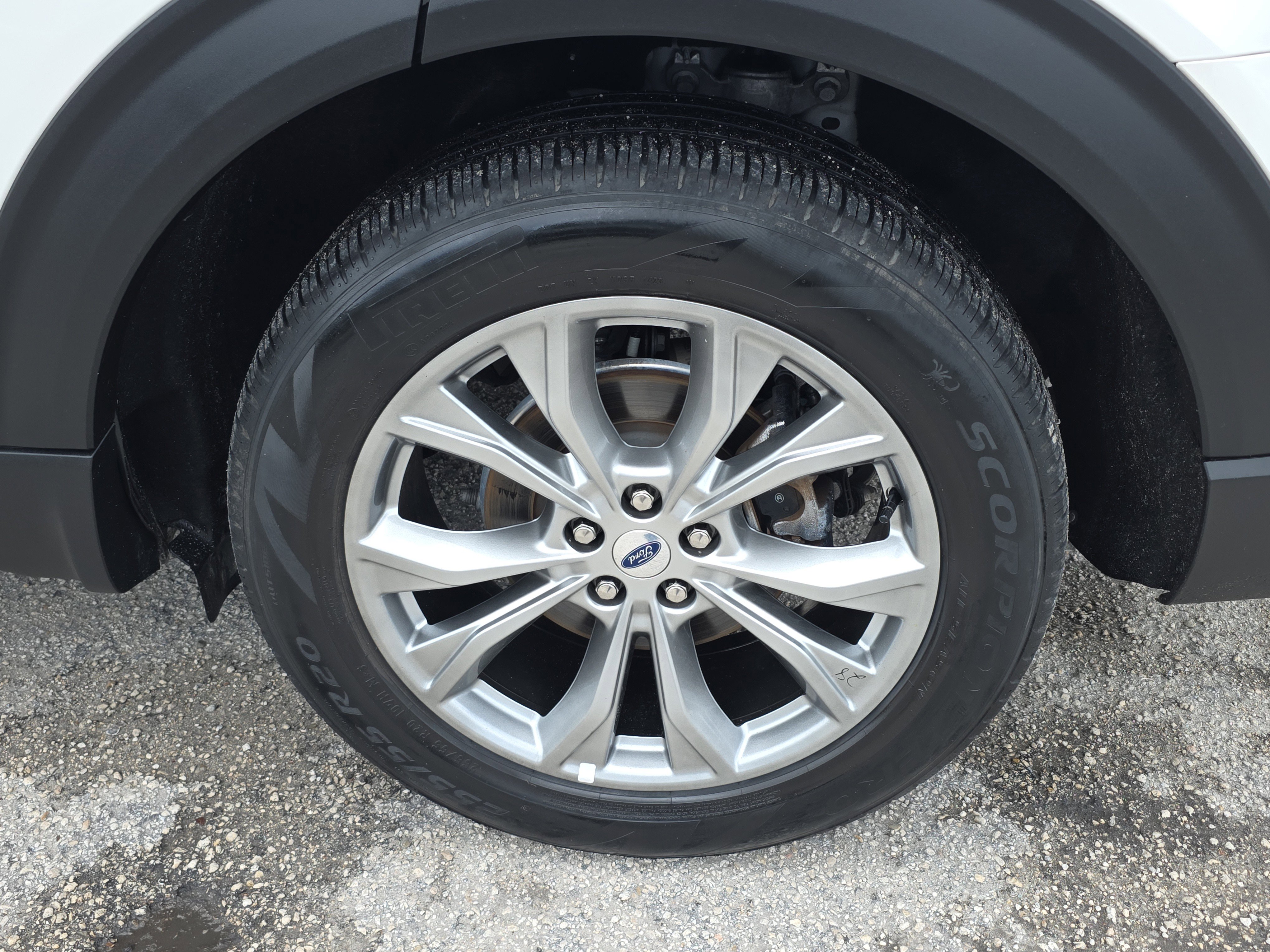 Used 2023 Ford Explorer XLT w/ Equipment Group 202A RWD image 13