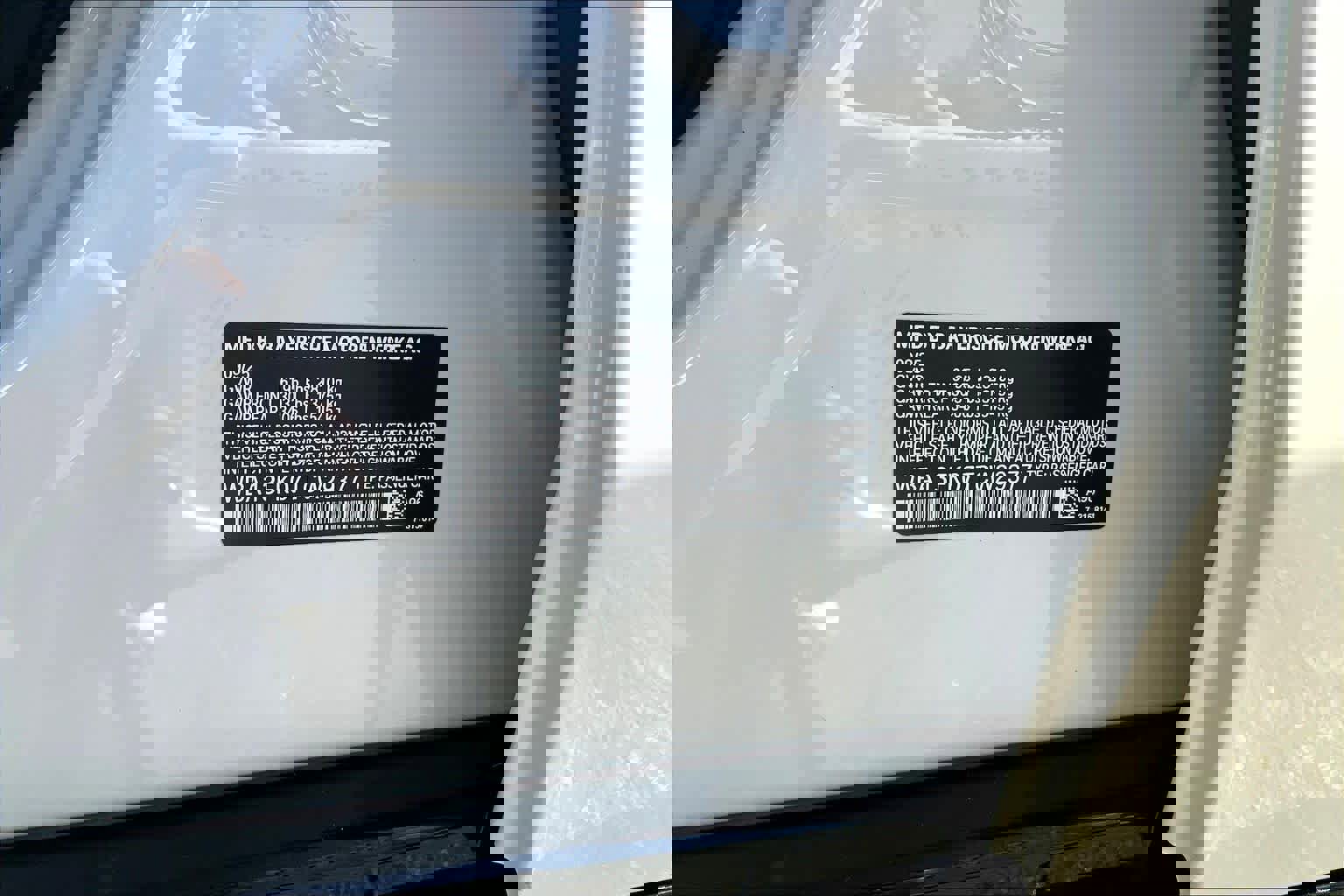 Used 2026 BMW 550e xDrive w/ Executive Package image 18