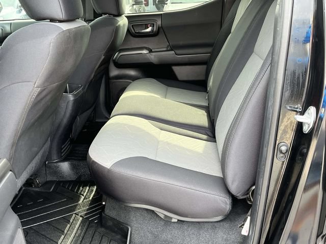 Used 2022 Toyota Tacoma TRD Off-Road AWD/4WD image 15