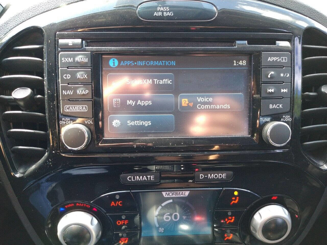 Used 2015 Nissan Juke SV w/ Technology Package image 51