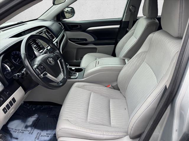 Used 2018 Toyota Highlander Plus AWD/4WD image 10