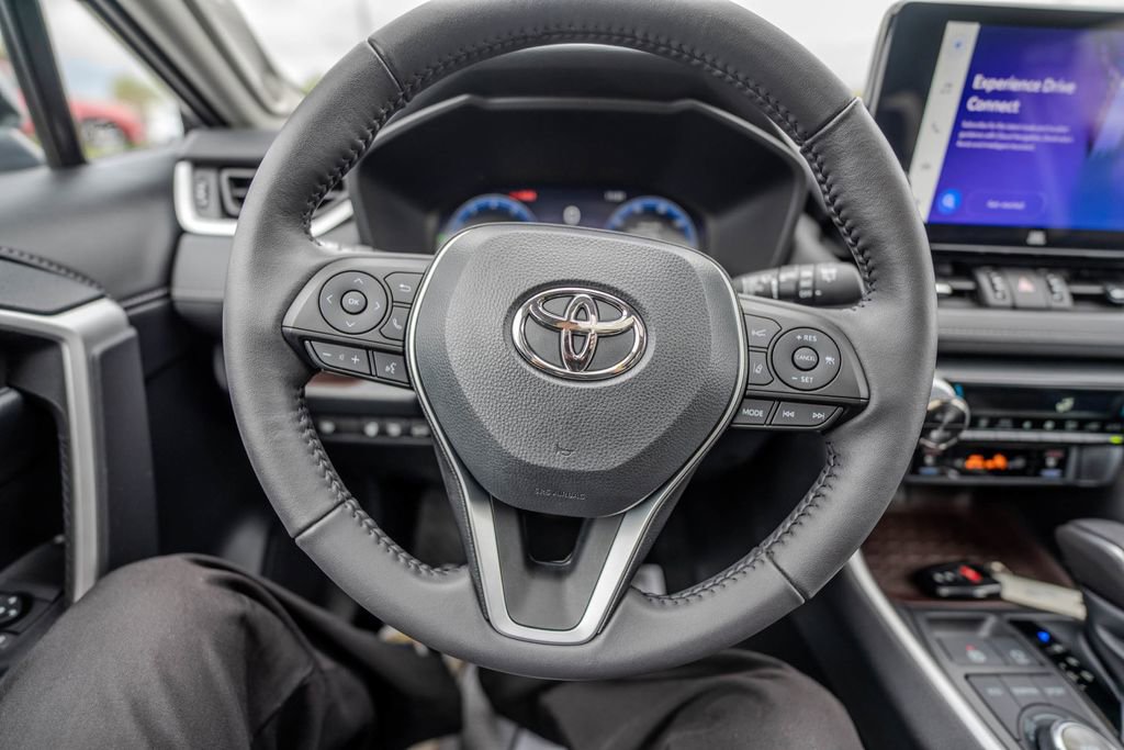Used 2023 Toyota RAV4 Limited image 19