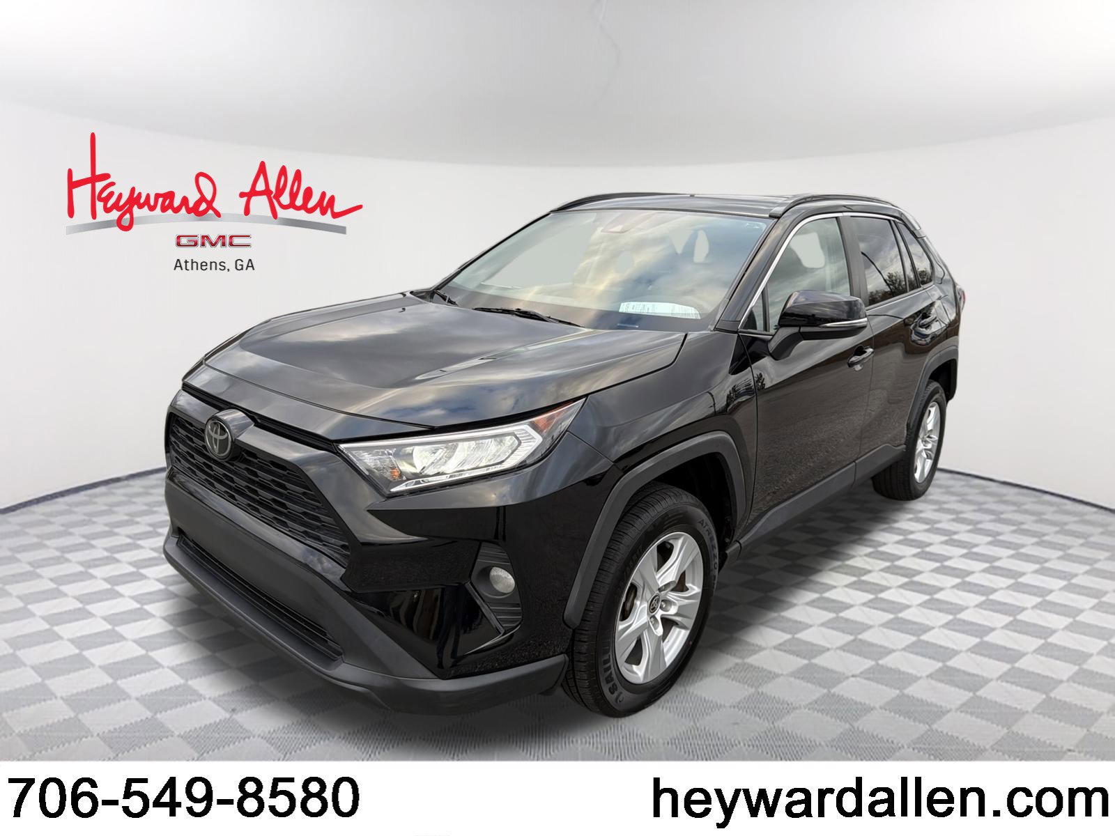 Used 2021 Toyota RAV4 XLE w/ Convenience Package image 1
