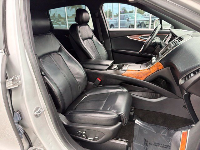 Used 2018 Lincoln MKX Reserve w/ Driver Assistance Package FWD image 18