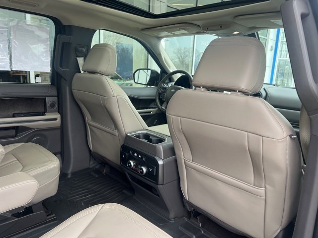 Used 2021 Ford Expedition Limited image 34