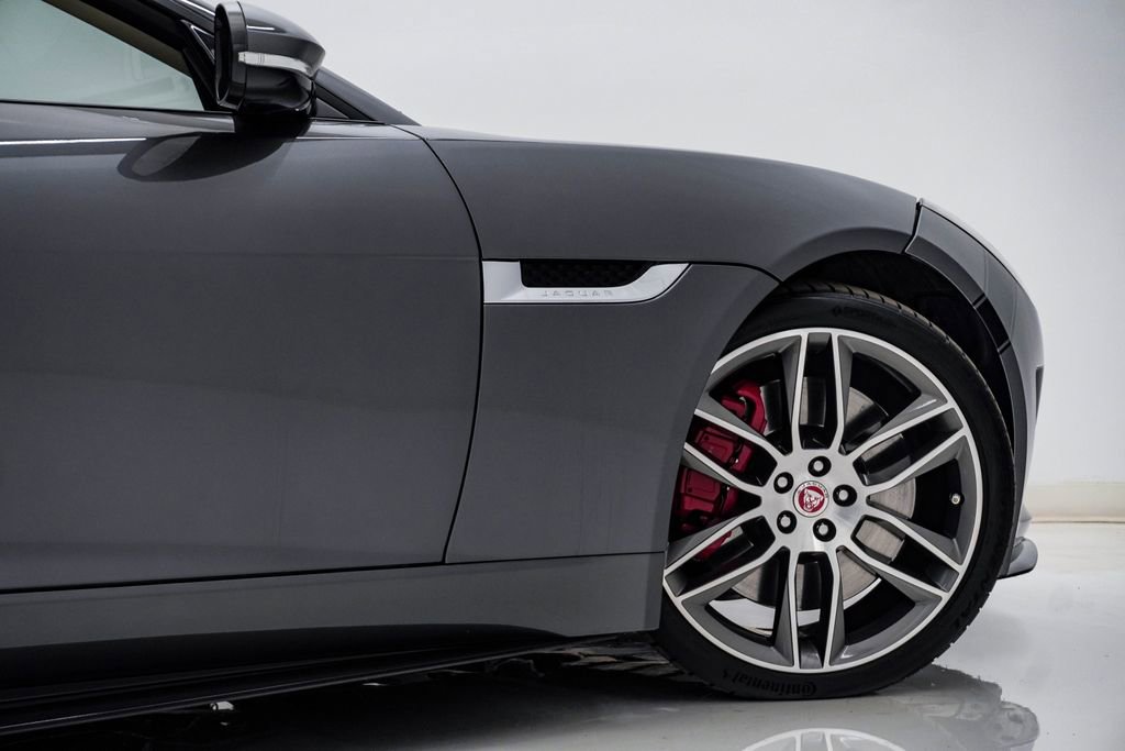 Used 2016 Jaguar F-TYPE R image 16