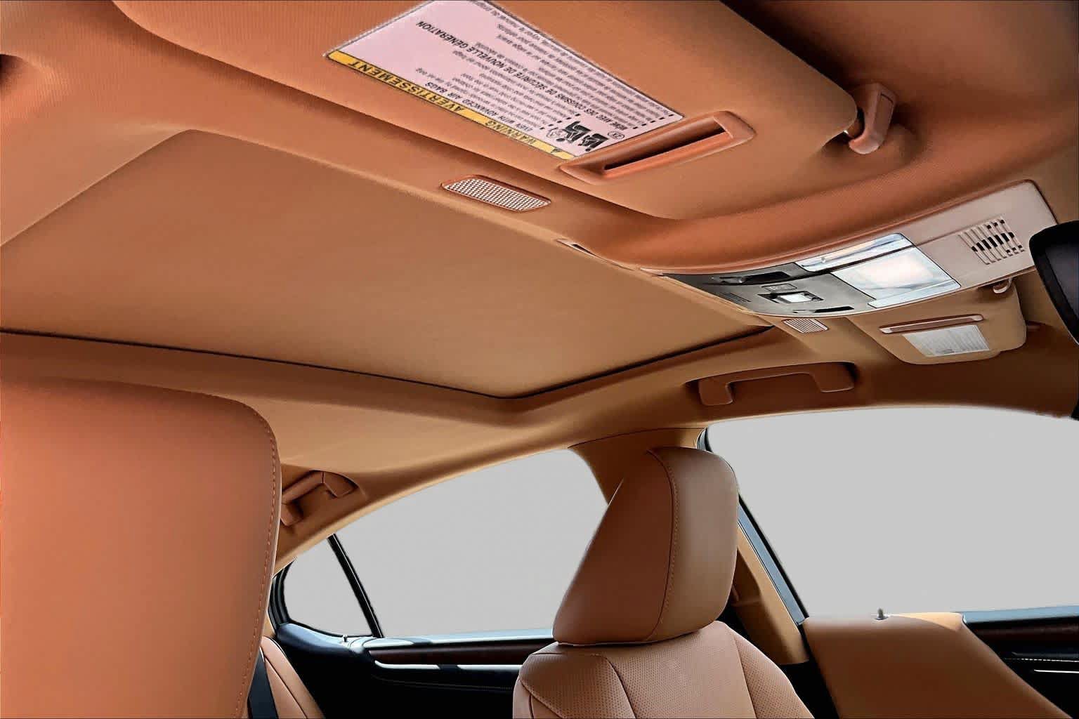 Used 2025 Lexus ES 300h w/ Premium Package FWD image 13