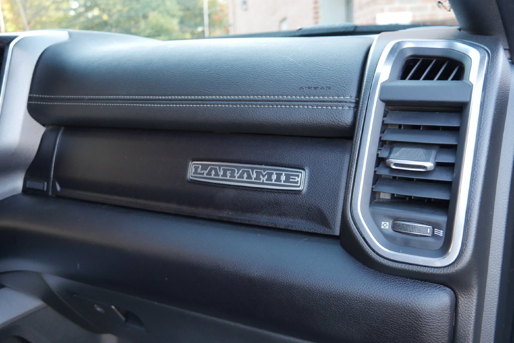 Used 2025 RAM 3500 Laramie AWD/4WD image 10