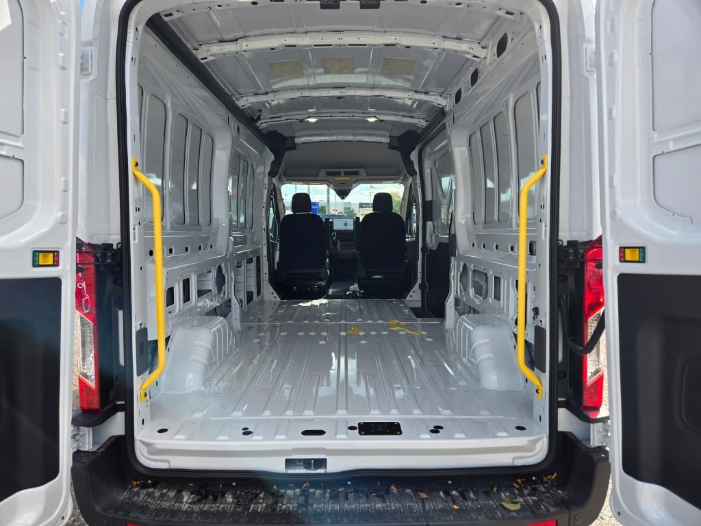 New 2026 Ford Transit 250 148 Medium Roof RWD image 9