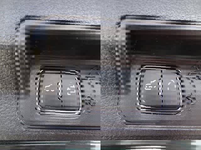 Used 2022 Ford Explorer Limited w/ Equipment Group 301A image 21