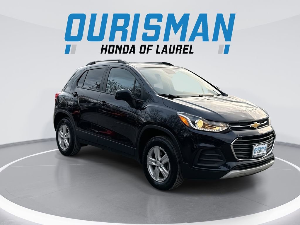 Used 2022 Chevrolet Trax LT w/ Driver Confidence Package image 2