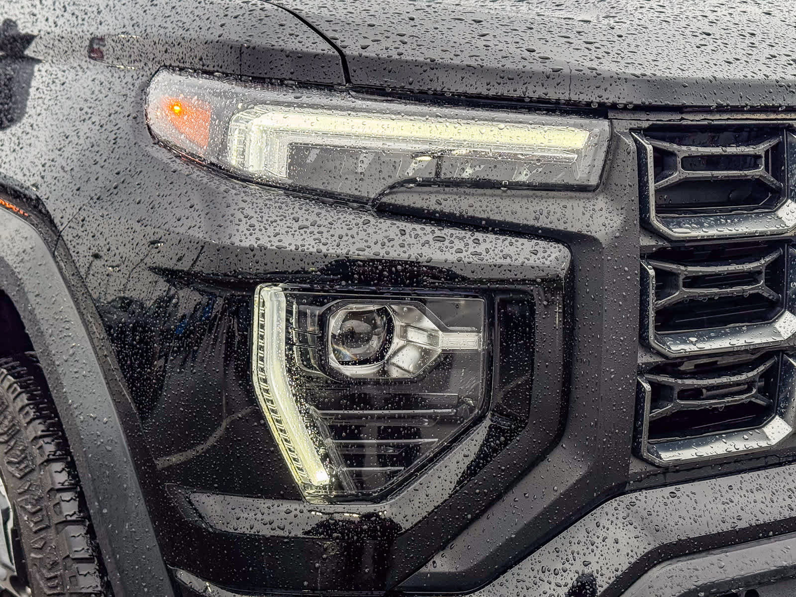 Used 2023 GMC Canyon AT4 image 4