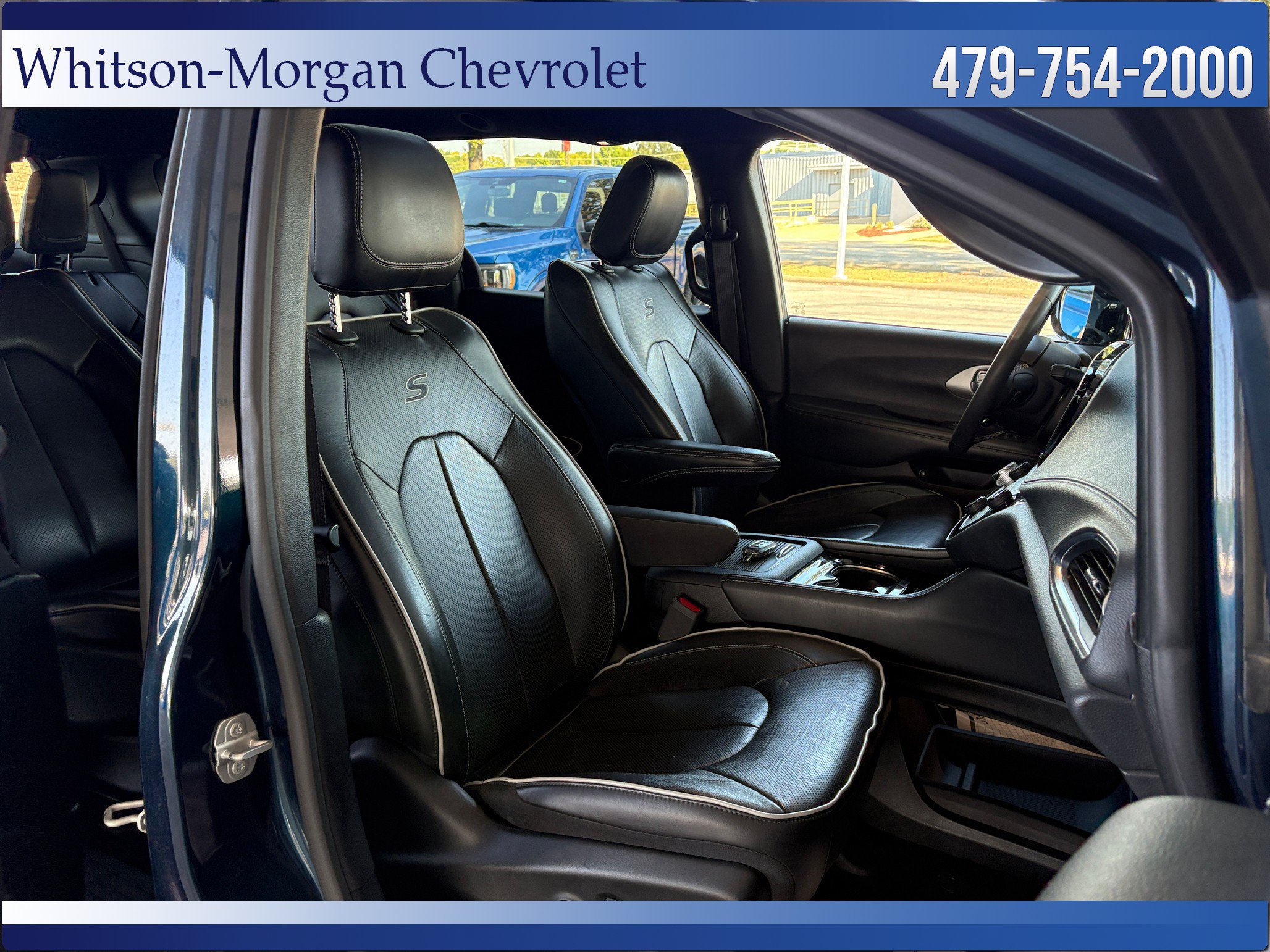 Used 2024 Chrysler Pacifica Premium FWD image 41