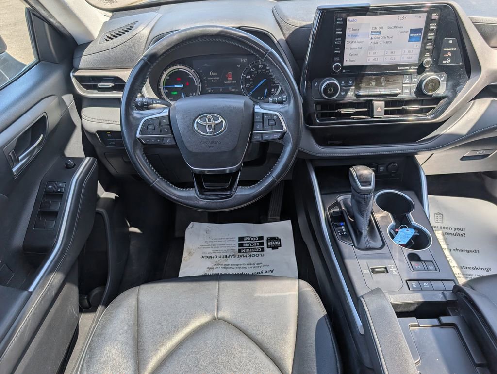 Used 2020 Toyota Highlander XLE image 26