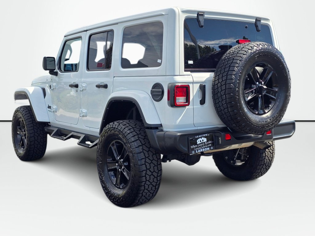 Used 2022 Jeep Wrangler Unlimited Sahara AWD/4WD image 10