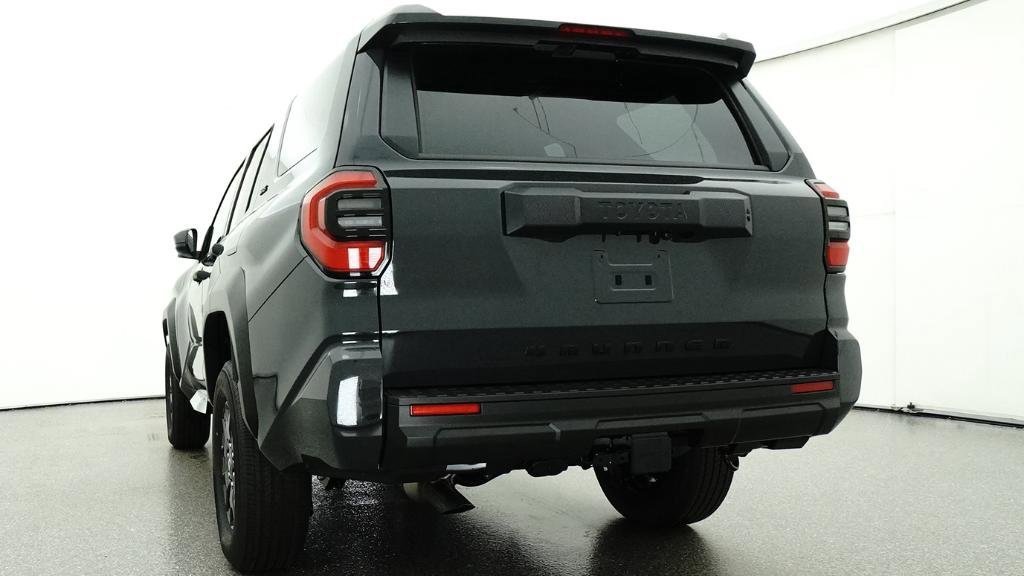 New 2026 Toyota 4Runner SR5 image 14
