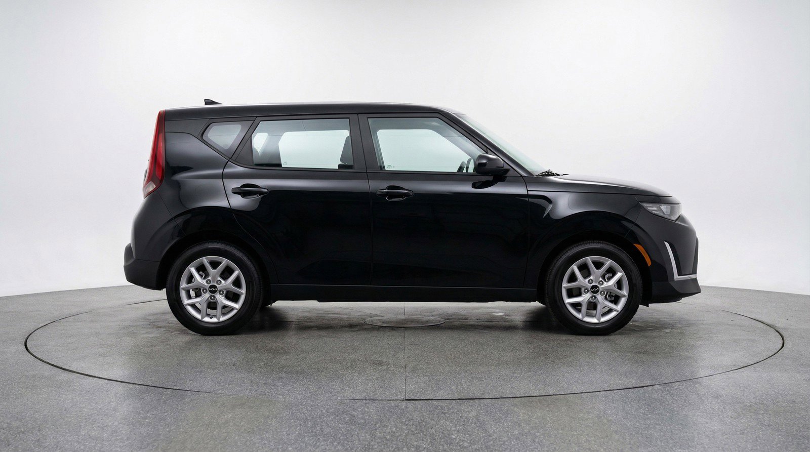 Used 2025 Kia Soul LX w/ LX Technology Package image 11