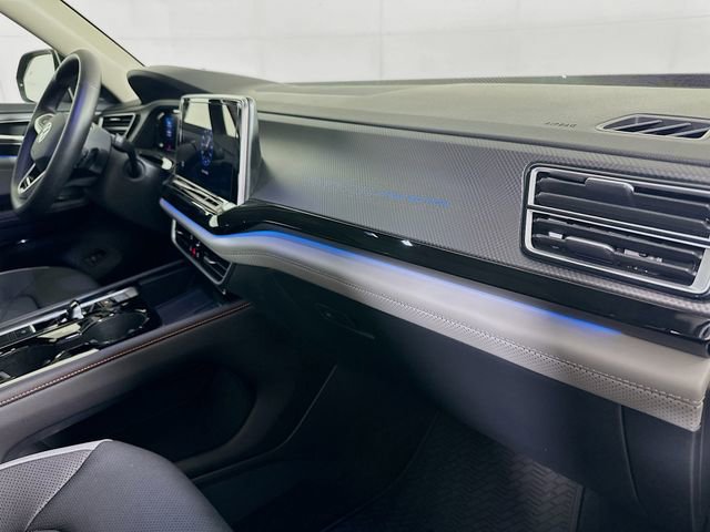 Used 2025 Volkswagen Atlas Peak Edition SE AWD/4WD image 30