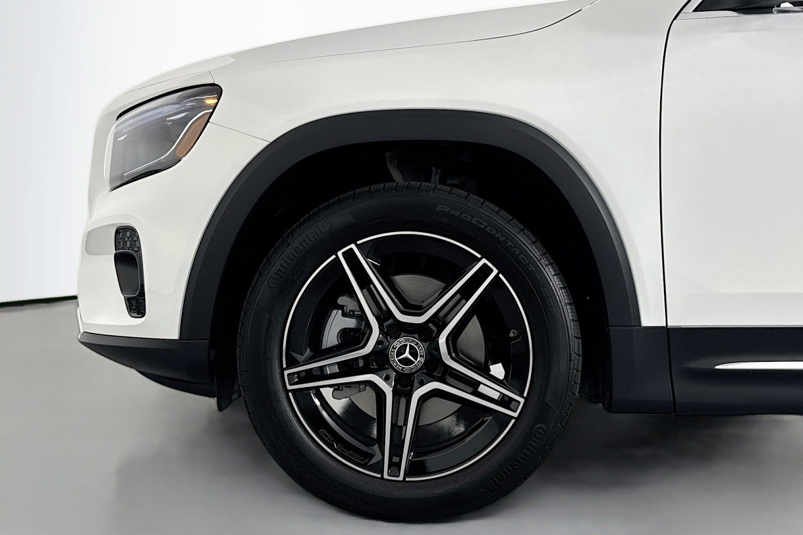 New 2026 Mercedes-Benz GLB 250 image 9