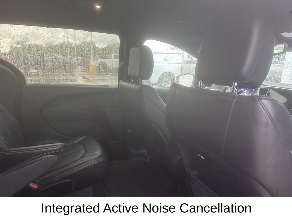 Used 2025 Chrysler Pacifica Select FWD image 14