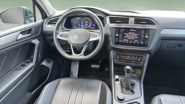 Used 2024 Volkswagen Tiguan SE AWD/4WD image 8