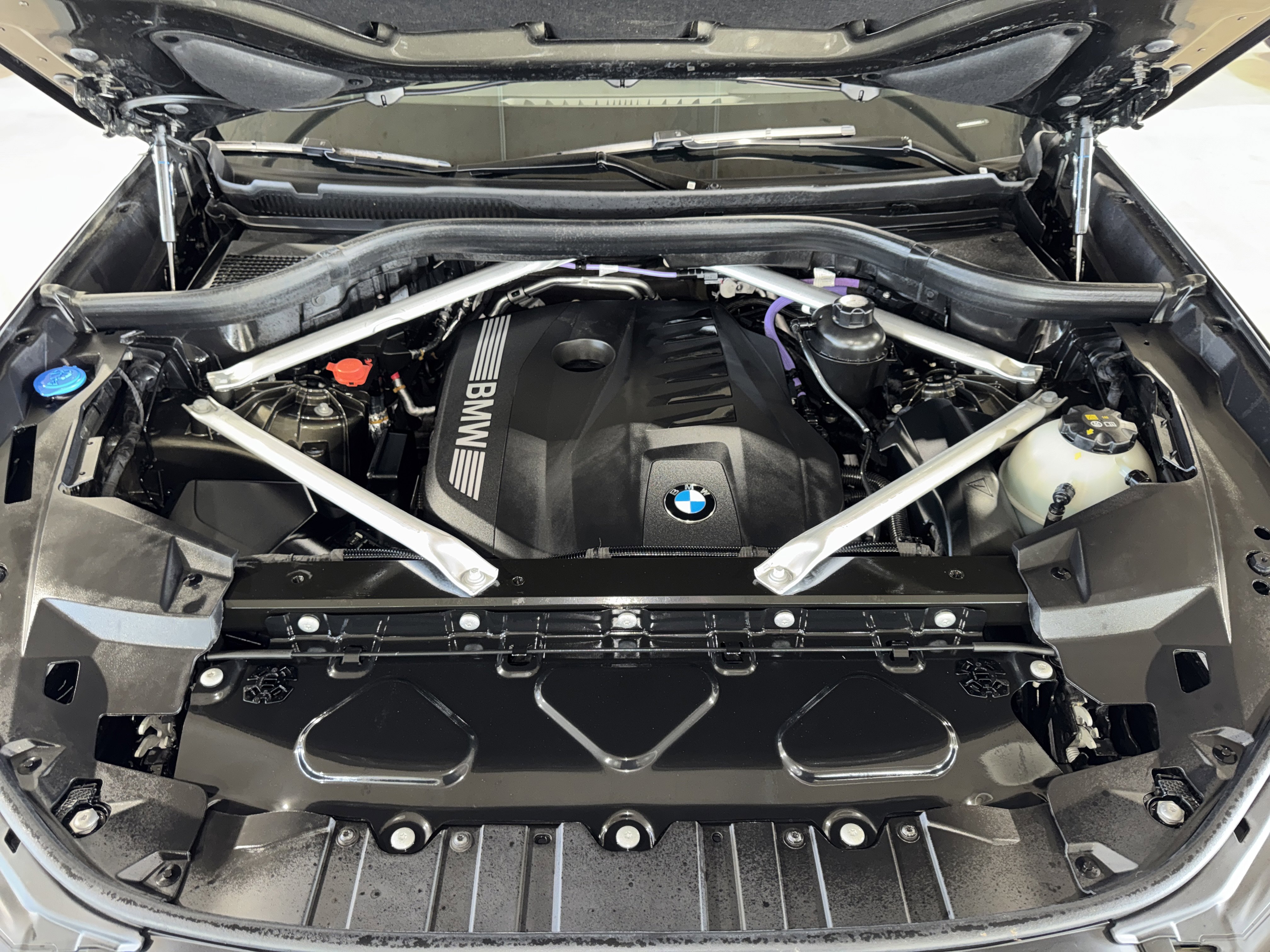 Certified 2025 BMW X5 xDrive40i w/ M Sport Package image 35