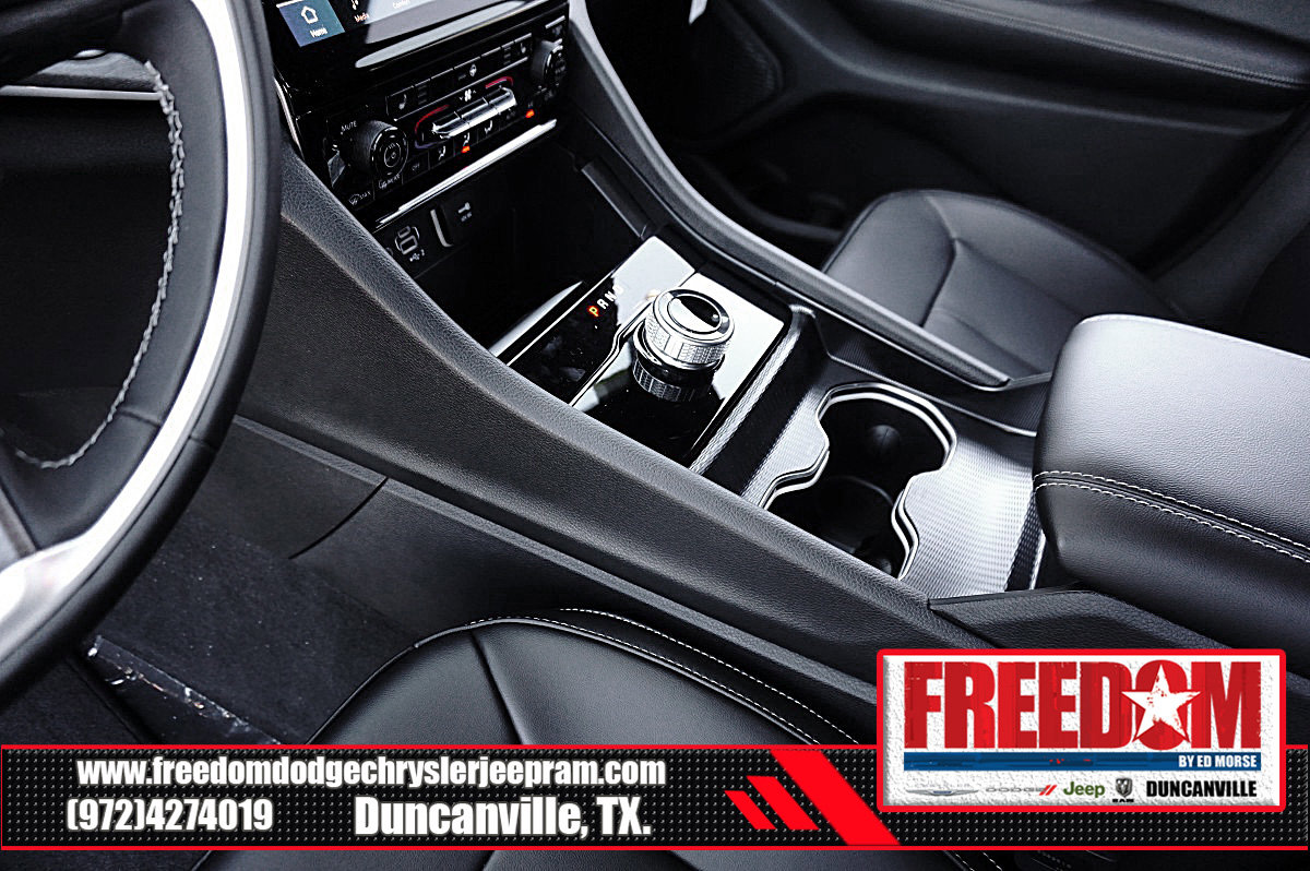 New 2025 Jeep Grand Cherokee L Limited w/ Black Appearance Package RWD image 34