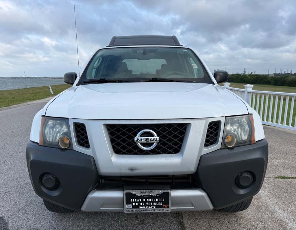 Used 2011 Nissan Xterra X RWD image 2