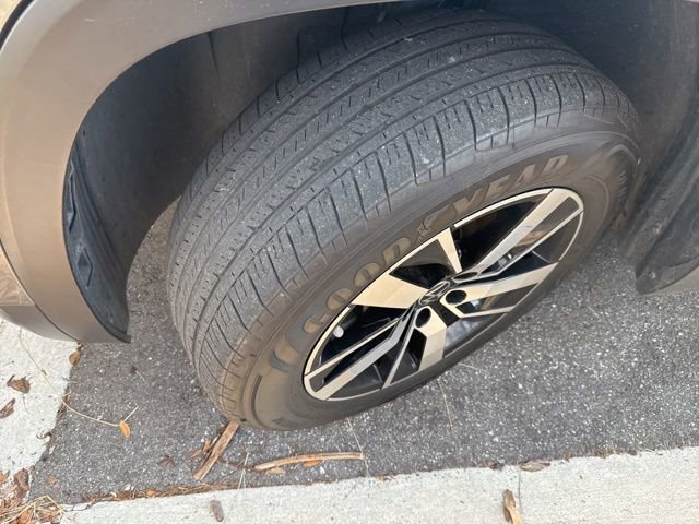 Certified 2023 Volkswagen Atlas SE image 4