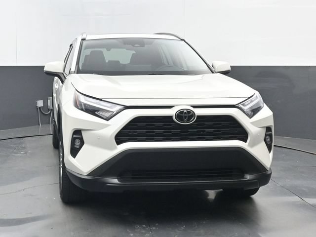 Used 2022 Toyota RAV4 XLE Premium AWD/4WD image 21