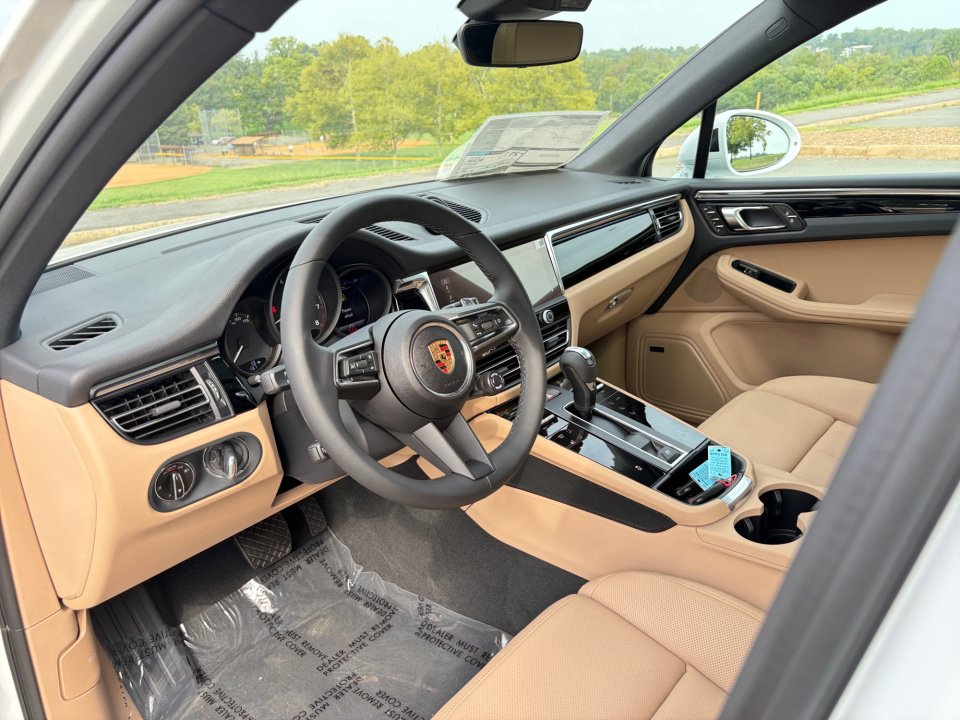 New 2026 Porsche Macan AWD/4WD image 12