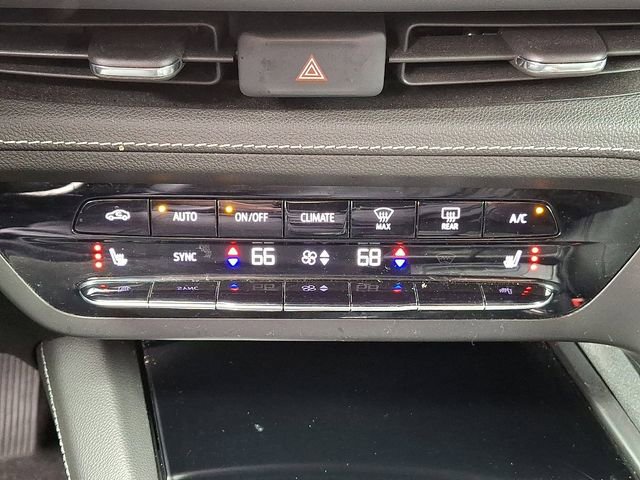 Used 2022 Buick Envision Essence w/ Technology Package I image 16