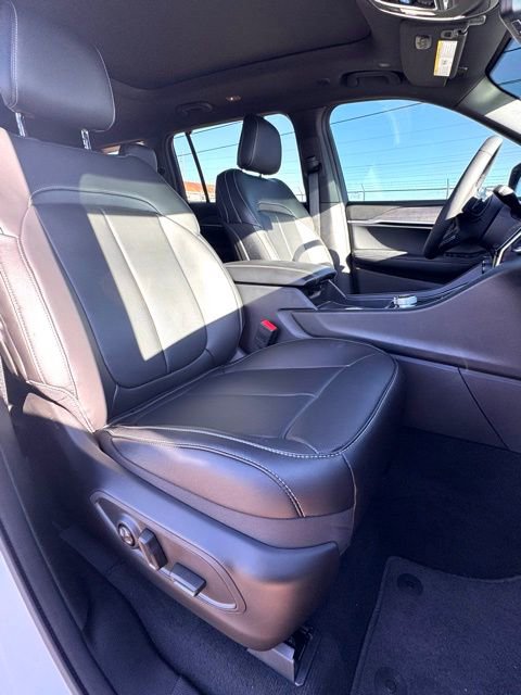 New 2025 Jeep Grand Cherokee L Limited w/ Luxury Tech Group II image 15