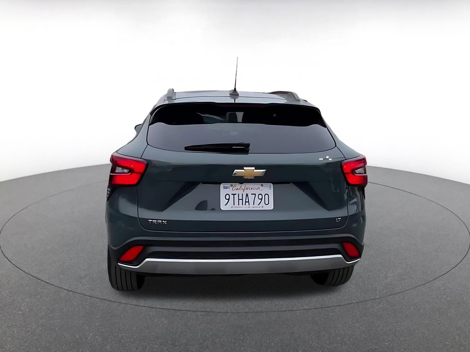 Used 2025 Chevrolet Trax LT w/ LT Convenience Package image 12