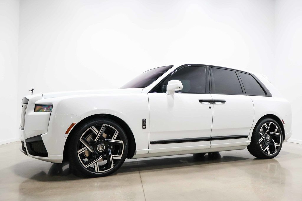 Used 2025 Rolls-Royce Cullinan Black Badge AWD/4WD image 3