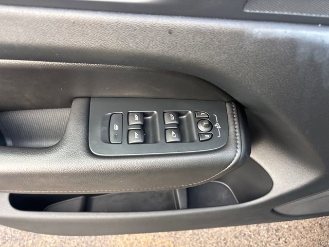 Used 2023 Volvo XC60 B5 Core image 19
