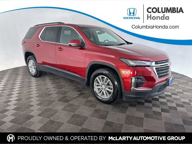 Used 2023 Chevrolet Traverse LT image 1