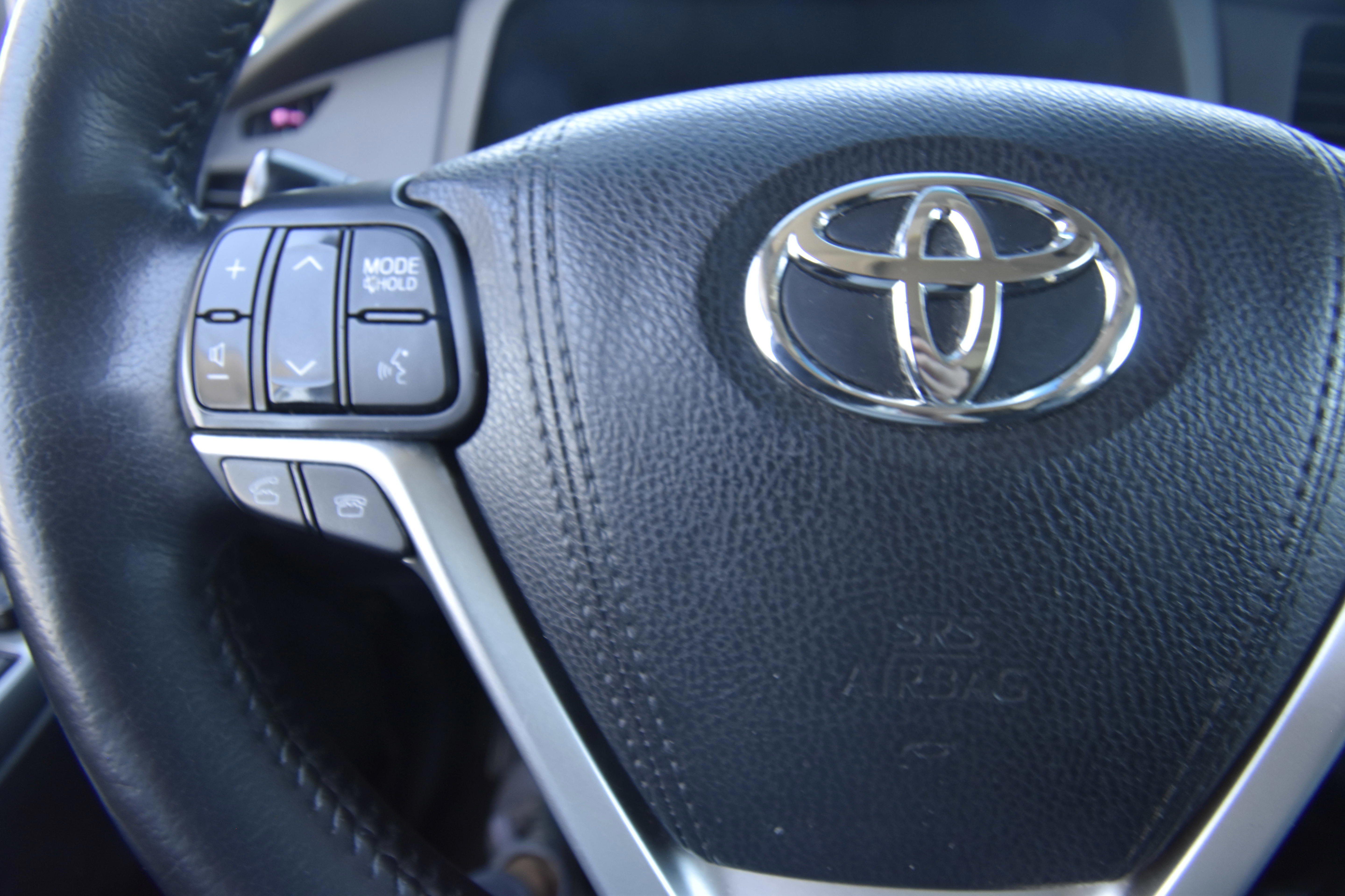 Used 2015 Toyota Sienna SE Premium FWD image 15