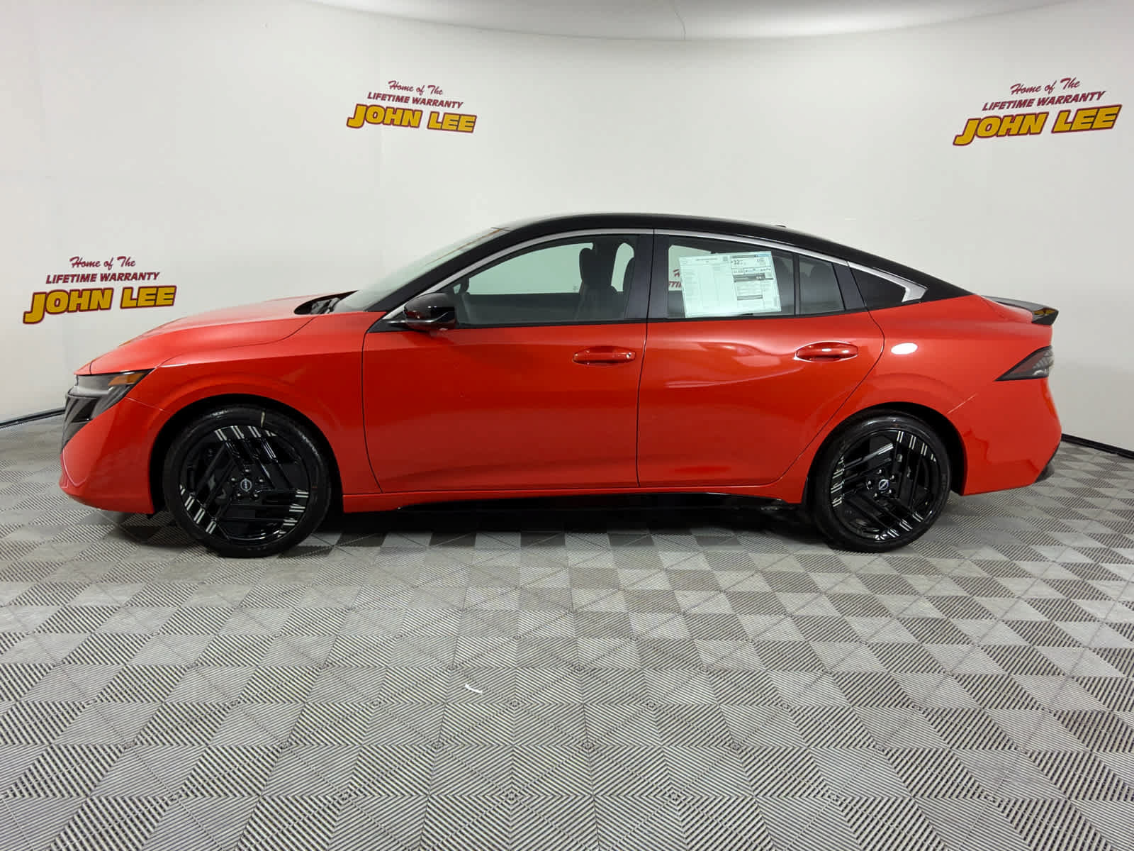 New 2027 Nissan Sentra SR w/ Floor Mat Package FWD image 2