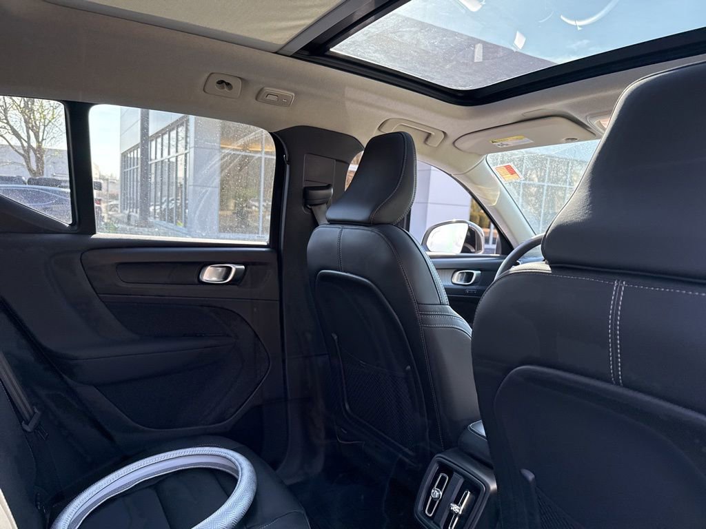 Used 2026 Volvo XC40 B5 Plus w/ Protection Package Premier image 9