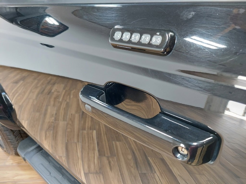 Used 2022 Ford Bronco Outer Banks image 11