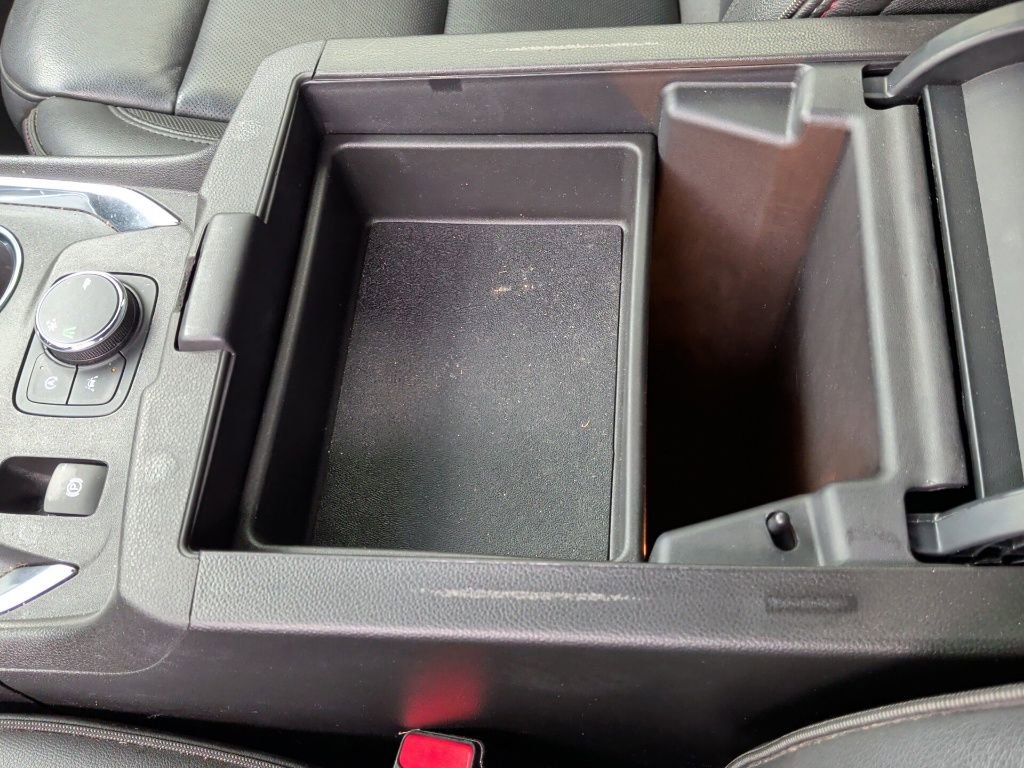 Used 2022 Chevrolet Traverse RS image 33