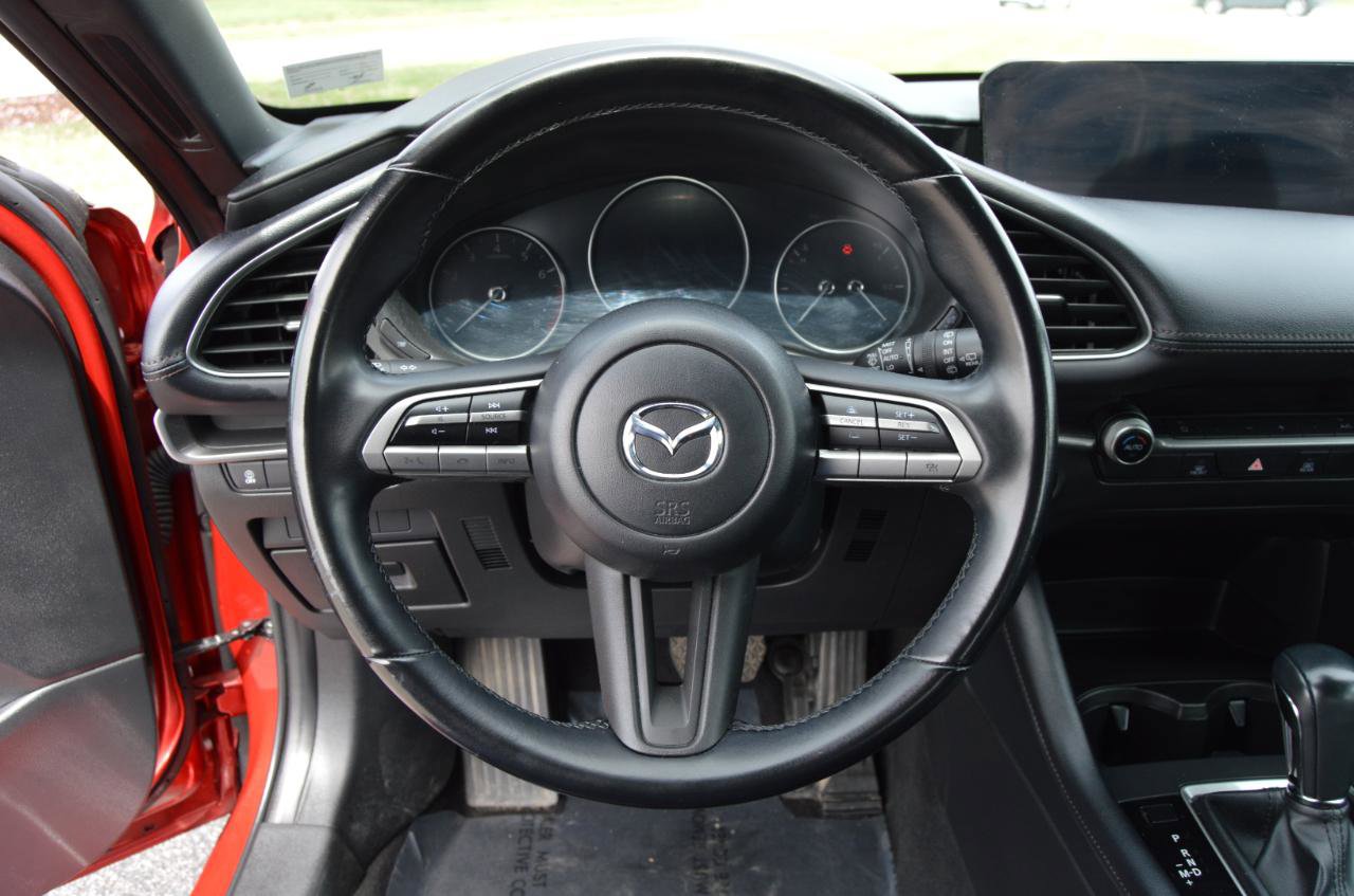 Used 2023 MAZDA MAZDA3 s FWD image 10