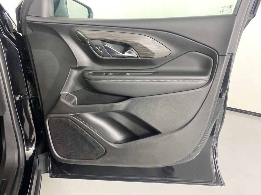 Used 2024 GMC Terrain SLT image 37